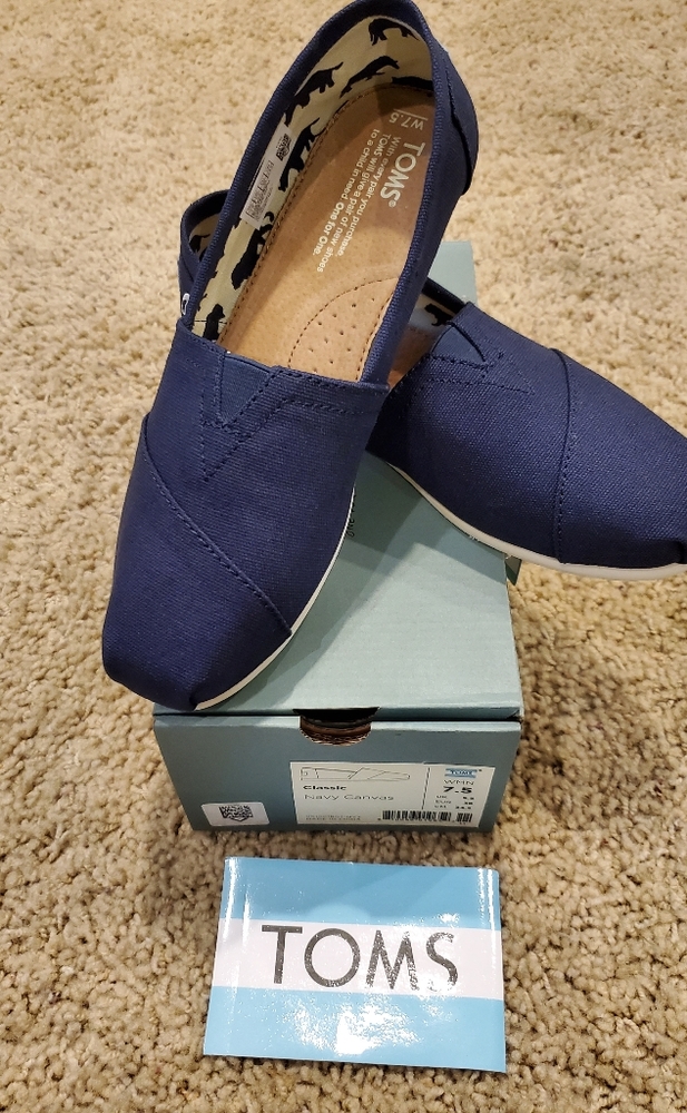NEW Toms Classic Navy Canvas Size 7.5